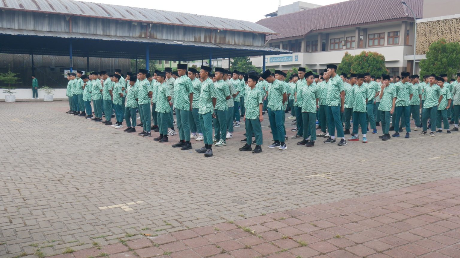 Apel Pagi 4J25